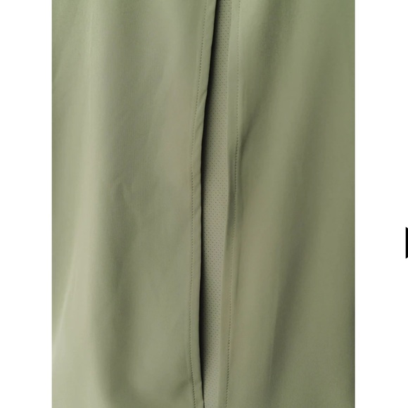 vitality prime windbreaker in matcha - Picture 11 of 12